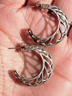 Gorgeous solid 925 sterling silver open work diamond cut crescent hoops earrings